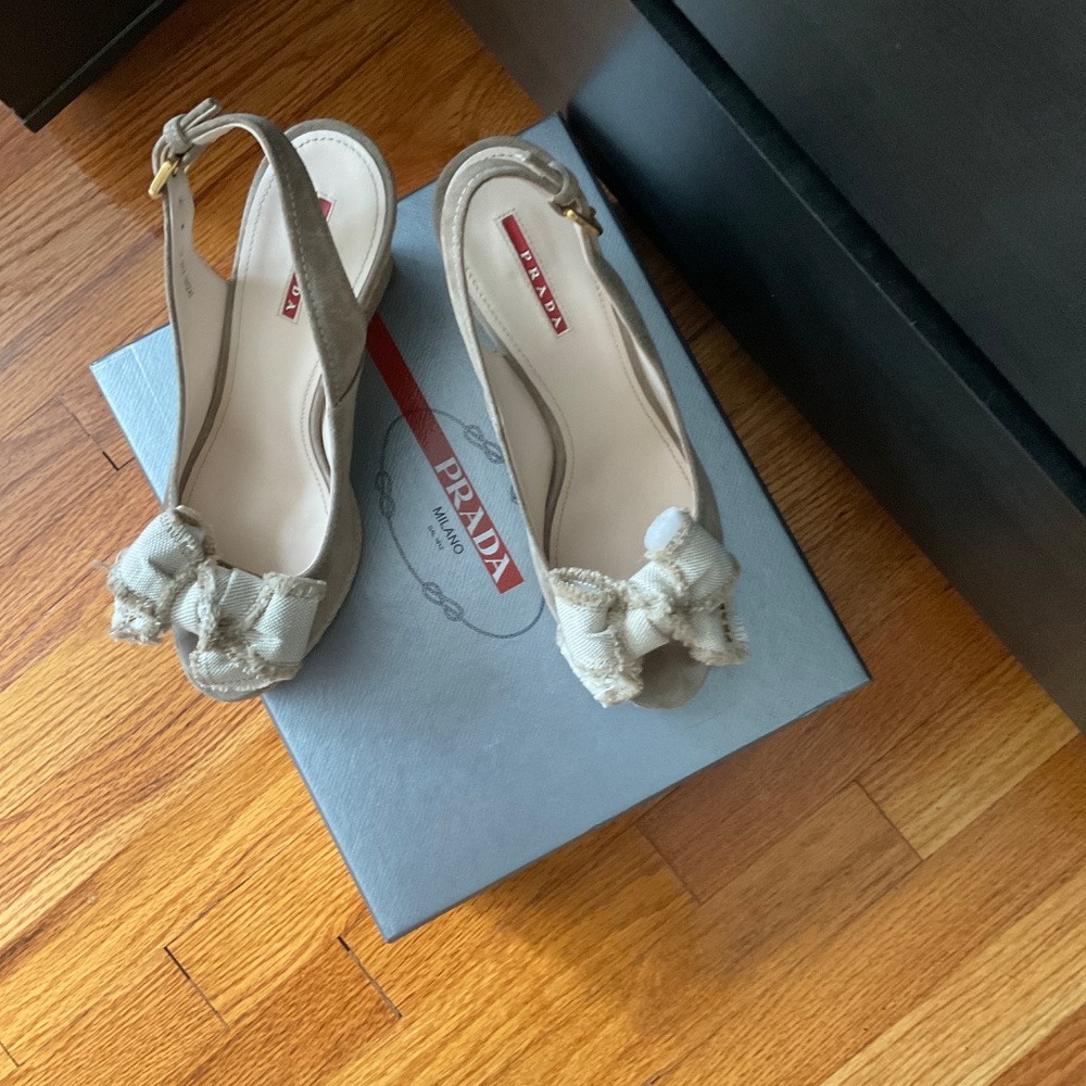 Prada women wedge espadrille sandals - Picture 2 of 4